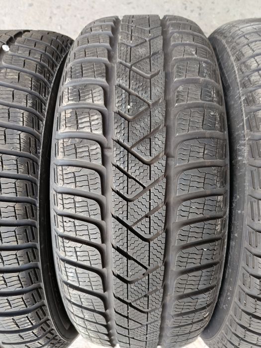 Зимни гуми -2021г.-16цола-215/60-1бр..-75лв."PIRELLI"