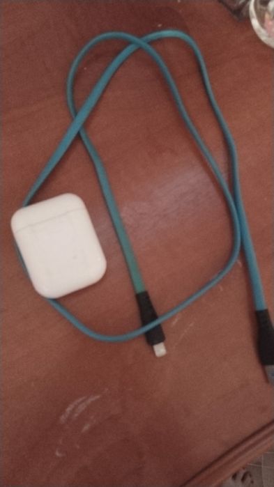 Продам наушники беспроводные.