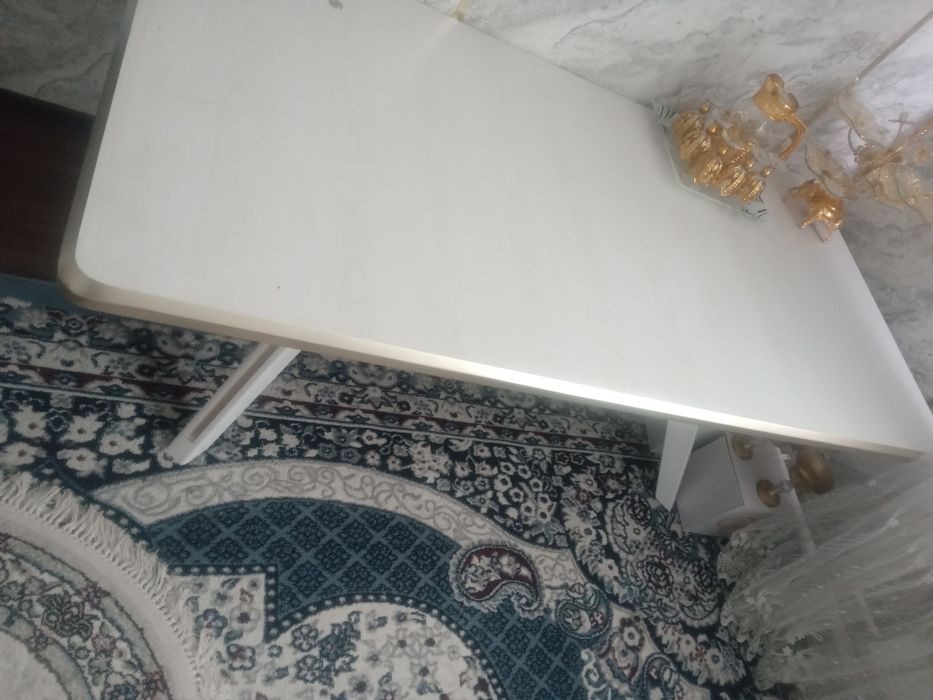 Сотилади янги уголок столи Германия фирмасиники