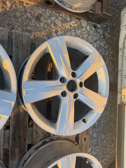 Алуминиеви джанти VW PASSAT B7 7.5jx17 ET47 5x112 3AA601025E ном 311