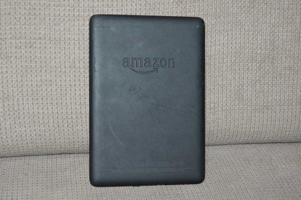 Amazon Kindle Paperwhite 4 (Generația 10) – 8GB, Waterproof, Wi-Fi, touch, iluminat