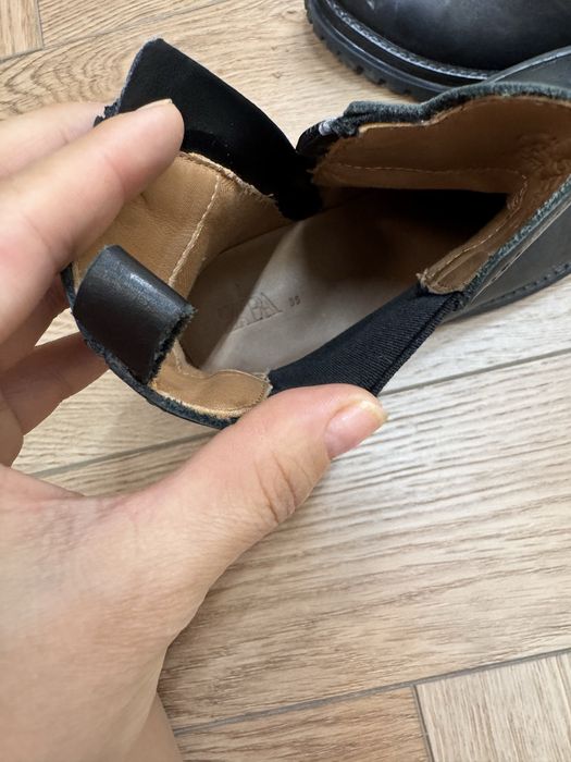 Продам демизенное ботинки zara для девочек