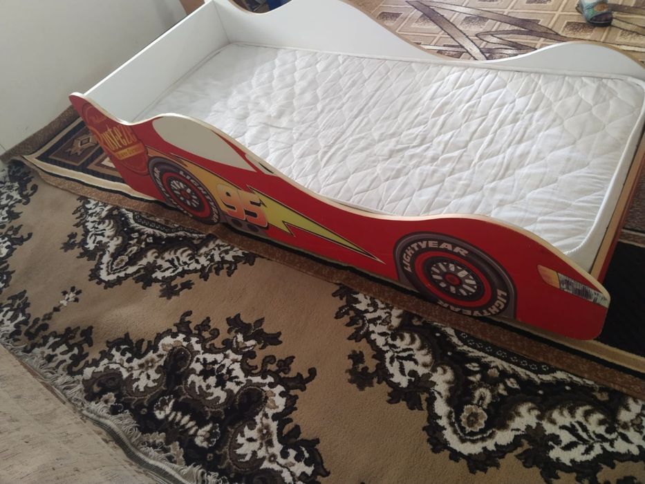 Кровать-машинка, б/у