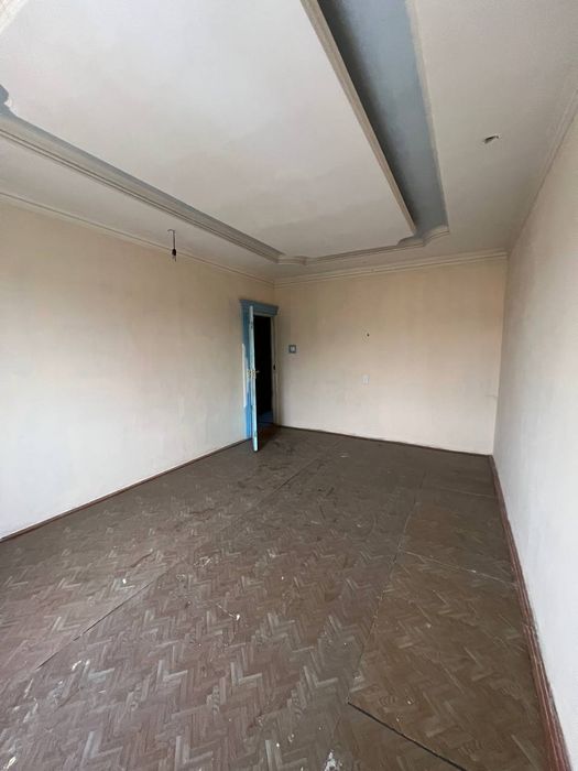 3/4/4 сотилади. 73м²