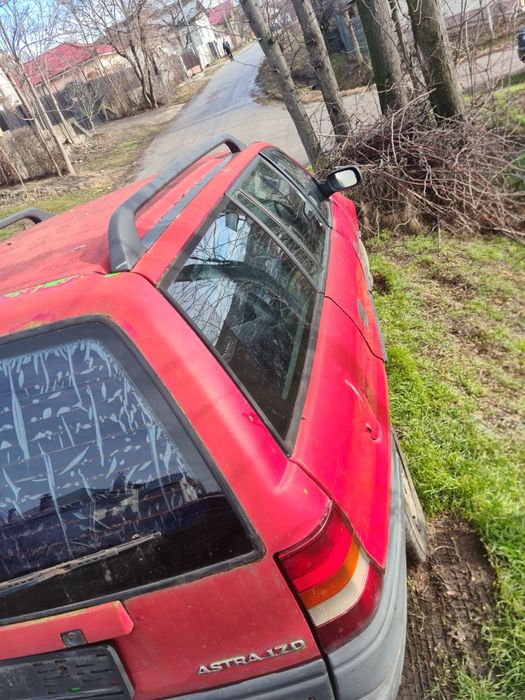 Vand opel Astra caravan in stare bună de functionaree