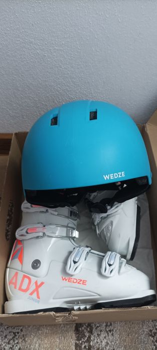 Vând schiuri/clăpari/casca