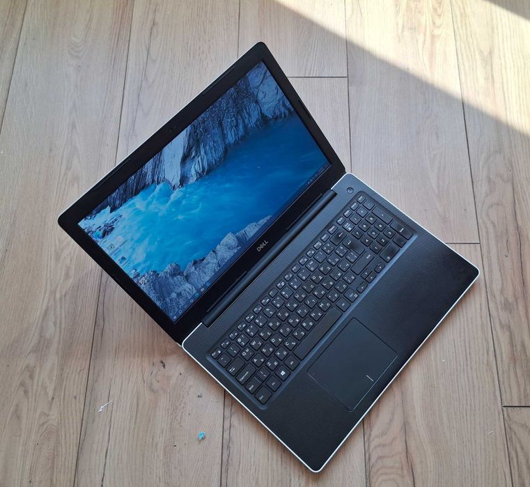 15.6' Dell Intel Core i5-8265u/12GB/AMD Radeon 520 2GB GDDR5/256GB SSD