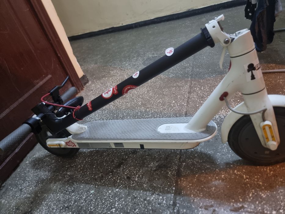 Trotineta electrica Xiaomi Mi Electric Scooter, IP54, Aluminiu, viteza
