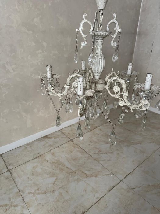 Продам 4 люстры