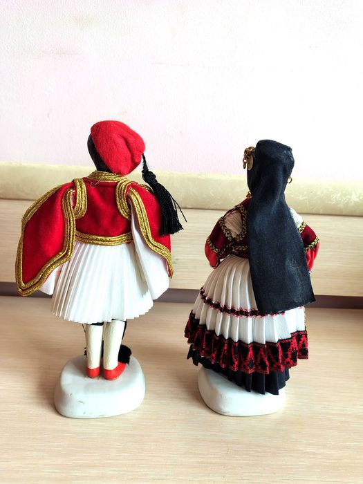 Колекционерски Порцеланови Фигури Национални Носии