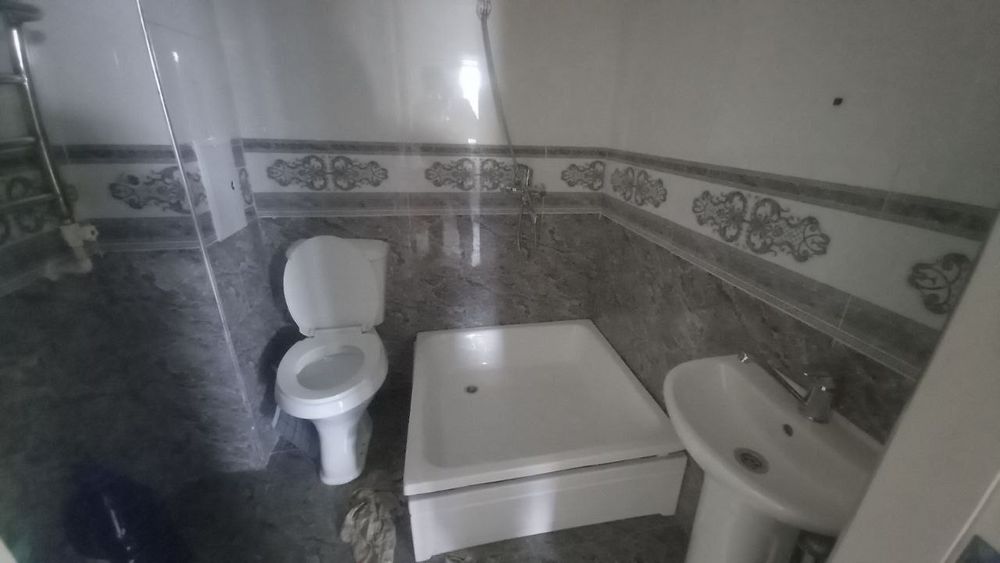 Uy sotiladi Yangiyer cityda