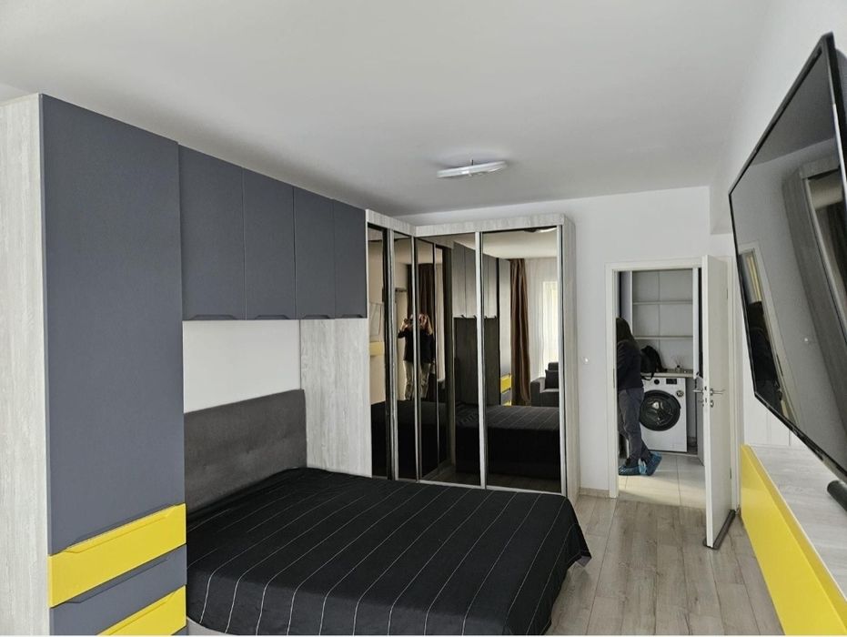 Mobilă dormitor colțar, usi glisante1,9m x 2,4m + 1,4m x 2,4