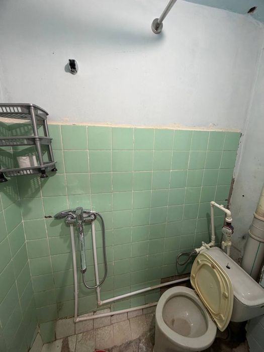 Chirchiqda 1-xonali uy sotiladi srochno Bez makler o’zimmi uyim