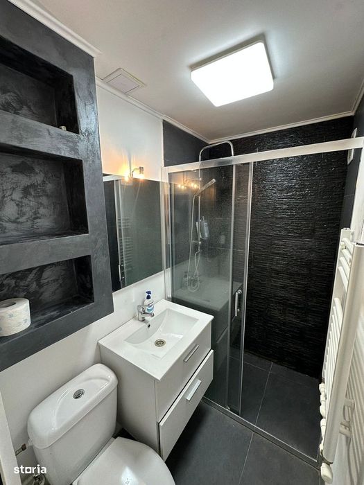 Apartament cu 2 camere de închiriat în zona Apollo