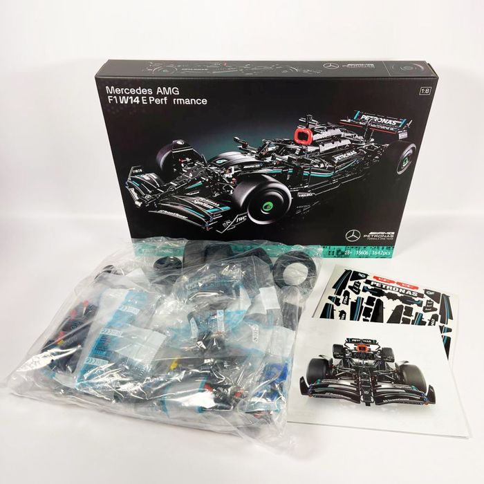 Конструктор Lego Mercedes-AMG F1 W14 Performanc | 1685 деталей | Болид