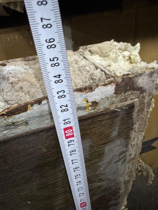 Есік. Темір есік. Железный дверь.