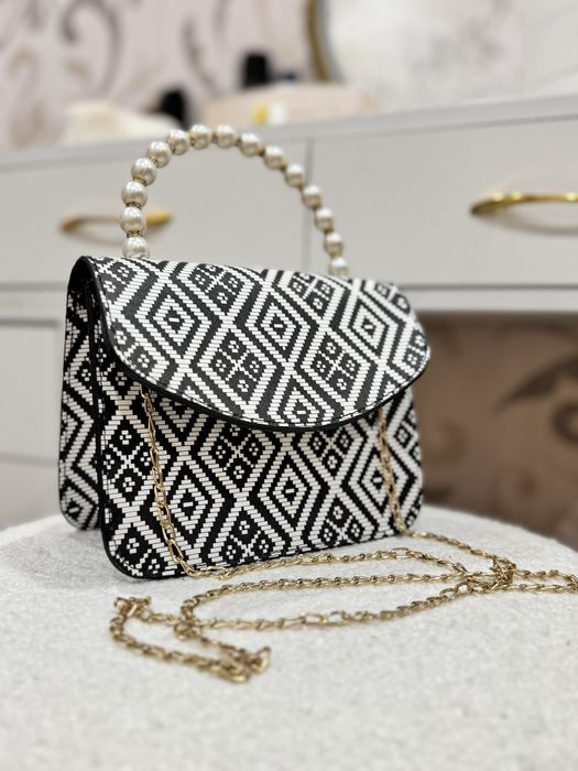 Продам женские туфли