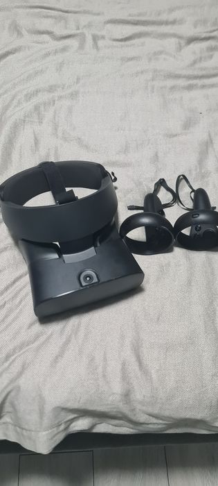 Vând VR Oculus Rift S