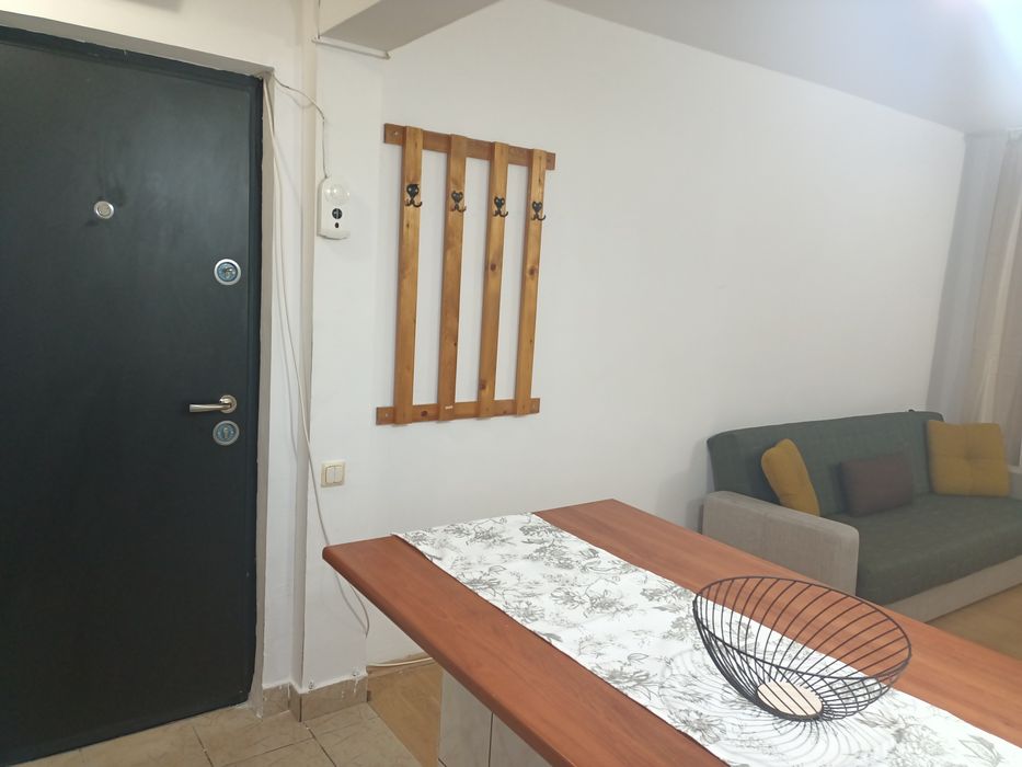 Vând apartament zona Brotăcei