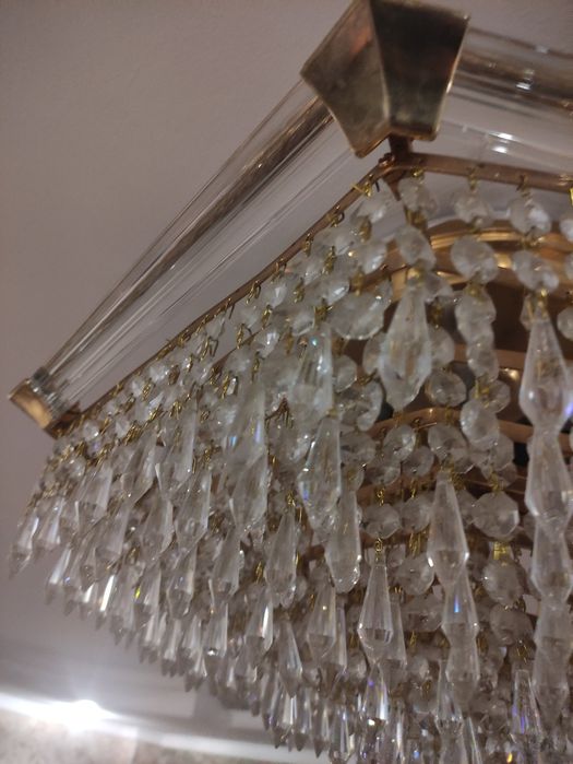 Продаю люстры хорошие