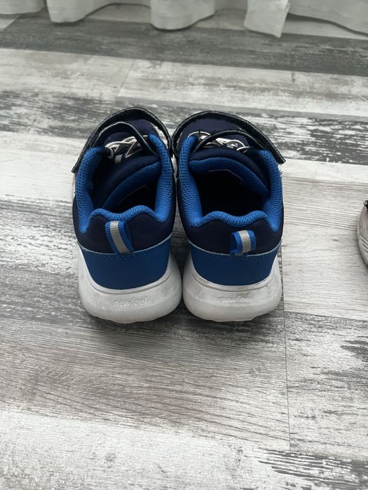 Сандали Skechers и маратонки Decathlon 33н