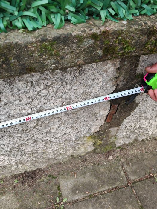 Дялан камък на плочи