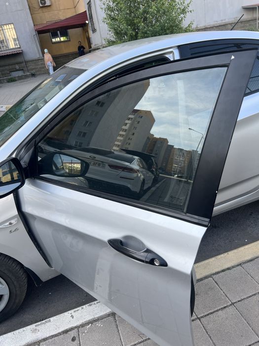 Передние шторки на авто (запаска)