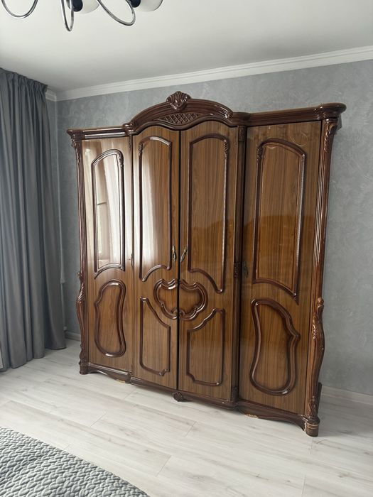 Продам спальный гарнитур