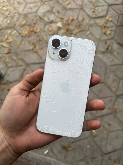 iPhone 15 128