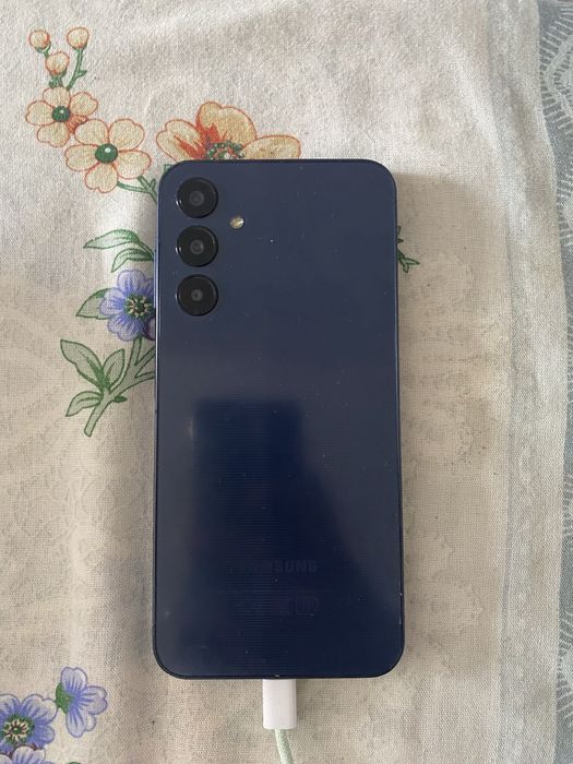 Продам самсунг а 25 телефон а25