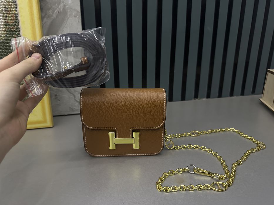 Сумка новая коричневая красивая с ремешком и с золотым цепочком