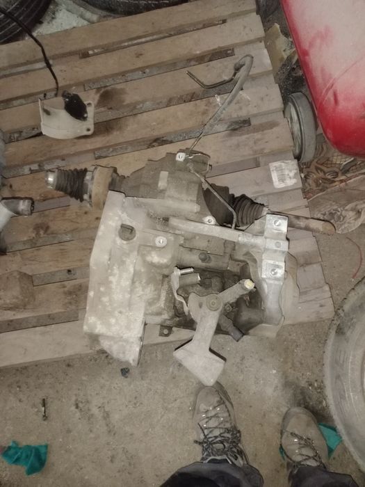 Останали части от SKODA OCTAVIA II 2.0 FSI 150 2005г.