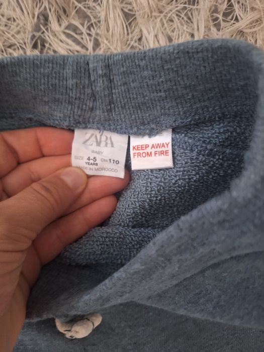 Pantaloni Zara si H&m
