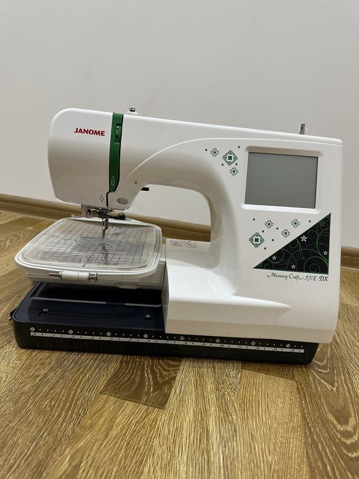 Janome Memory Craft 370E DX