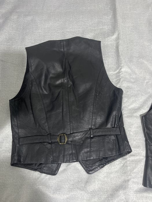 Продаю кожаные жилетки