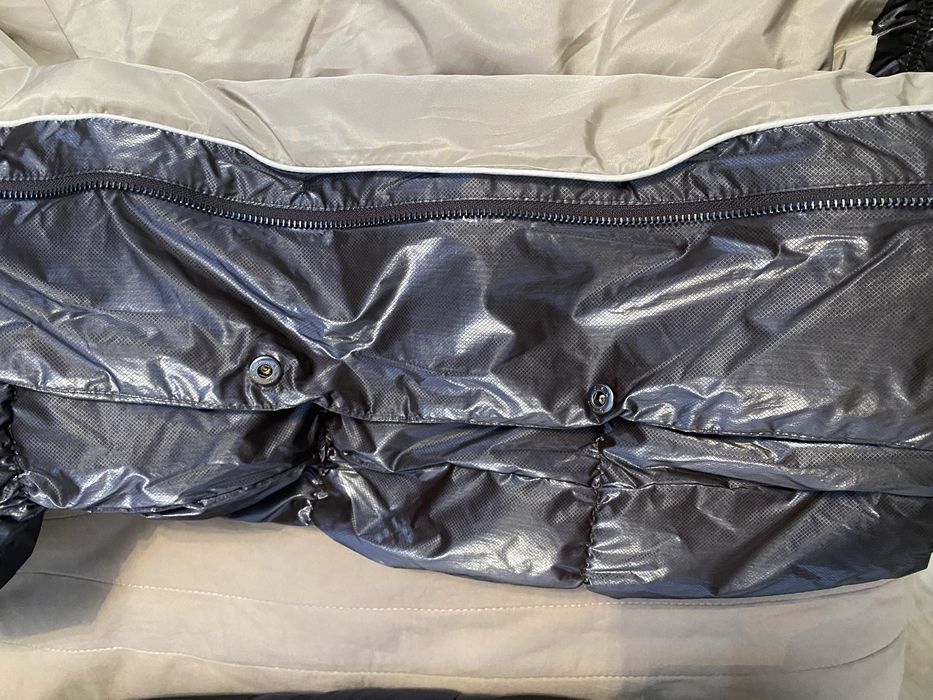 Продам куртку женскую