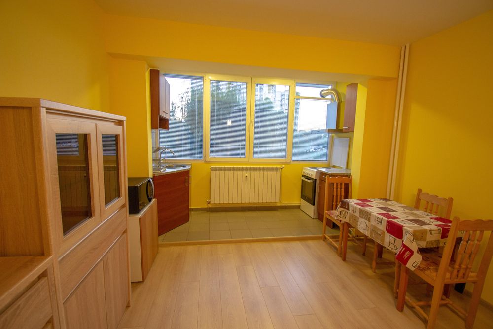 Дава се под наем Двустаен апартамент в София, Полигона - 52 кв.м за 547.23 € - Снимка #2