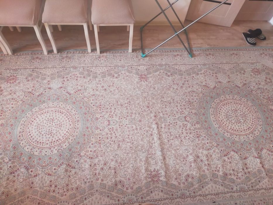 Продам ковер шелковый