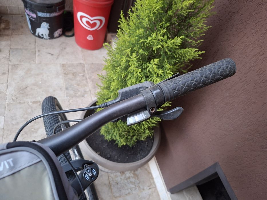 Vând bicicleta impecabila