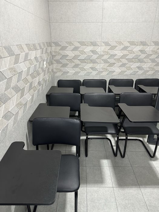 Офисные кресла-парты, почти новые