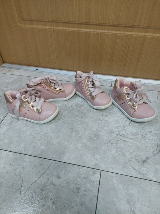 Incaltaminte fete gemene