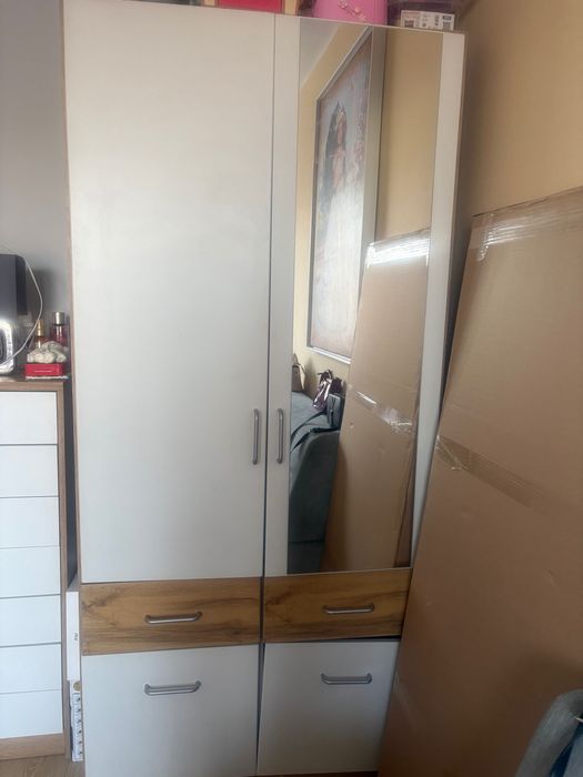 Гардероб бял и дъб