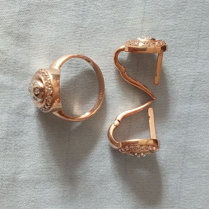 Золотой комплект 585 пробы.