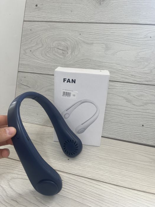 Мини вентелятор. Мойынға іліп аласың и все !