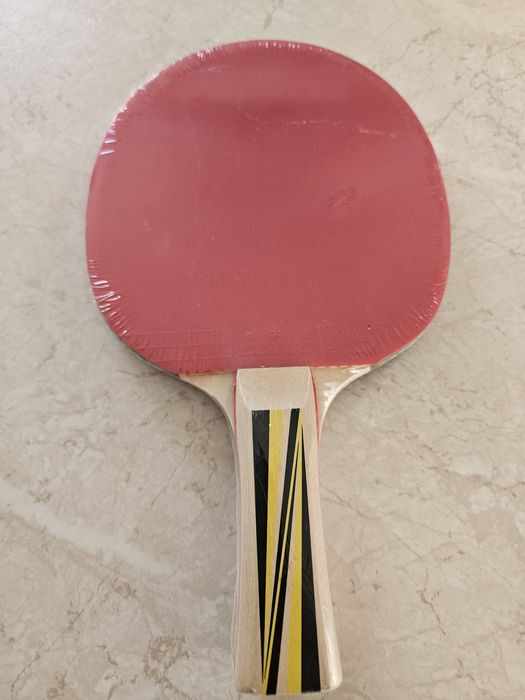 Paletă de tenis de masă marca Donic.