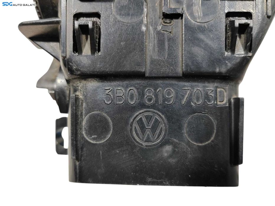 Gura Grila Aerisire Ventilatie Bord Stanga Volkswagen Passat B5 B5.5 1997 - 2005 Cod 3B0819703 [L6360]