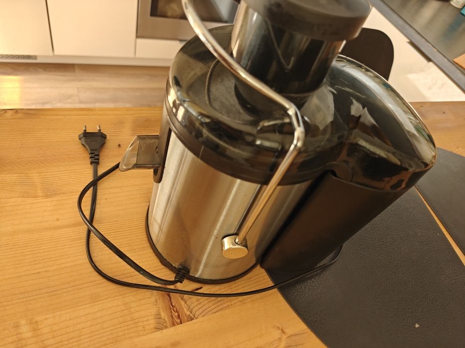 Мощна сокоизстисквачка Sapir (600W), инокс – отлично състояние