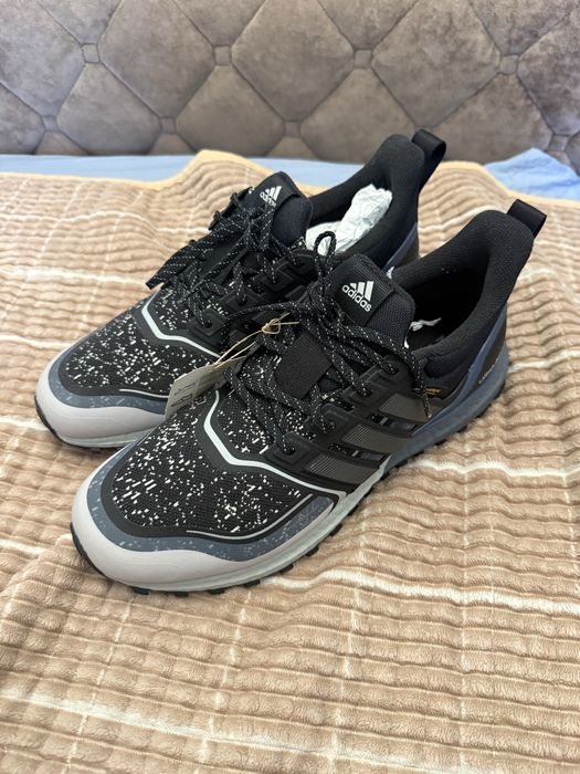 Кроссовки adidas