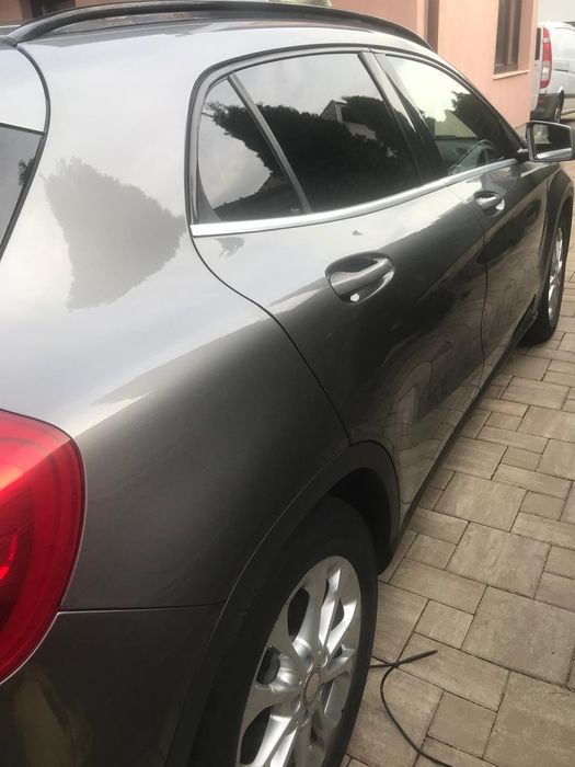 Vând Mercedes GLA220