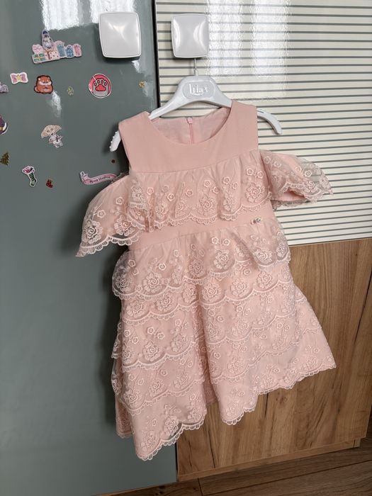 Продам платье для девочки размер 104